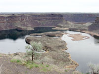 Dry Falls is where scouring floods that created the Channeled Scablands poured into the Grand Coulee, Washington. floods that 