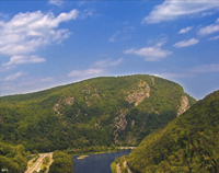 The Delaware Water Gap is where the Delaware River cuts through Kittatinny Mountain, a ridge in the northern Valley and Ridge Province (New Jersey and Pennsylvania). 