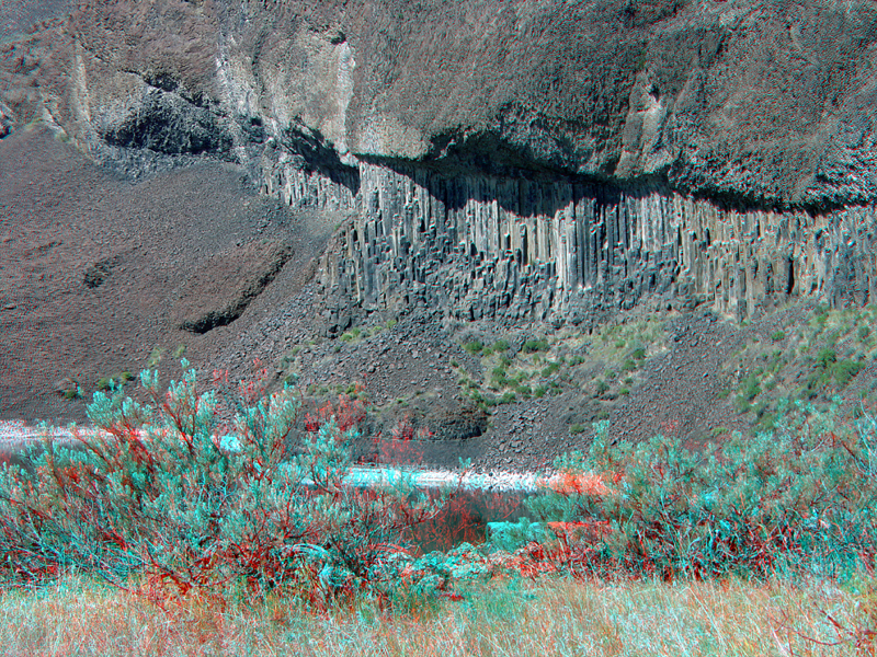 Basalt cliffs near Lake Lenore