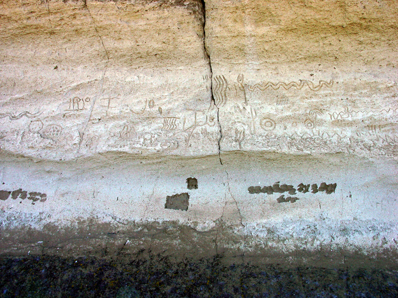 Petroglyphs near Tule Lake