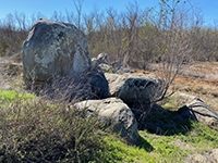 Granite boulders along the Mule Hill Trail.