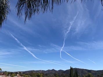 Contrails with cirrus clouds 