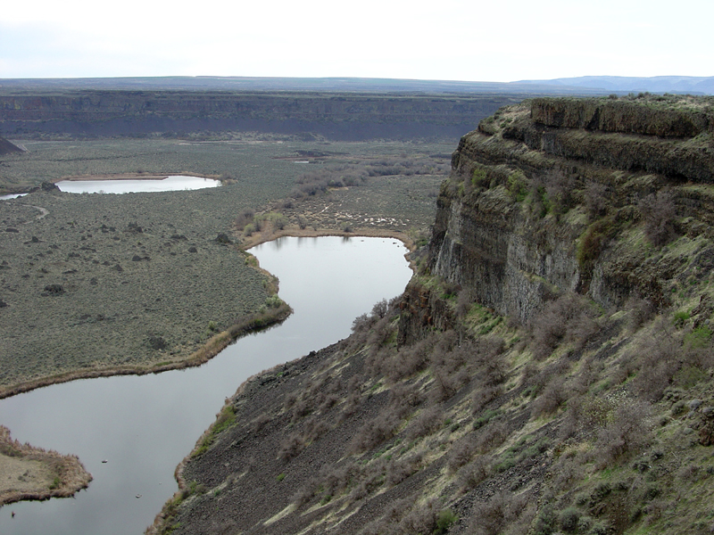 Geology of the Grand Coulee and Columbia River Plateau Region, Central