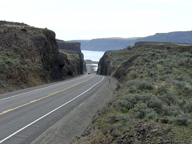 Road cut near Banks Lake