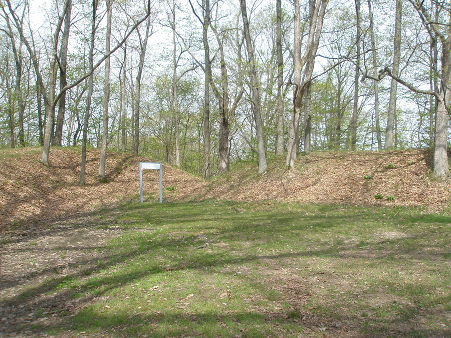 Earthworks in Fort Ancient Memorial Park