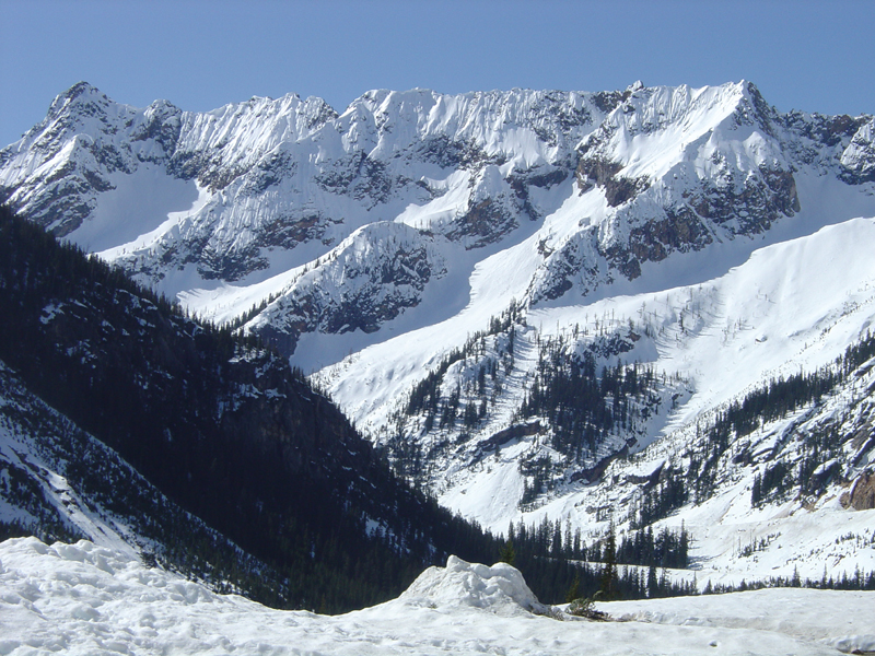 Serrated ridge and avalanche shutes east of Early Winter Spires