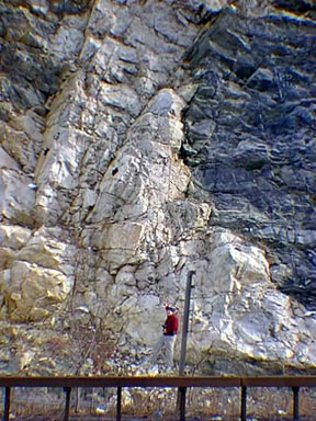 Granitic intrusion in Late Proterozoic gneiss, Anthony's Nose Overlook