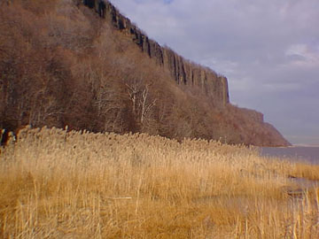 Palisades escarpment along Hudson River near Alpine, New Jersey