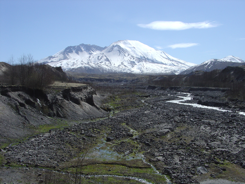 Toutle River terraces and Mount St. Helens